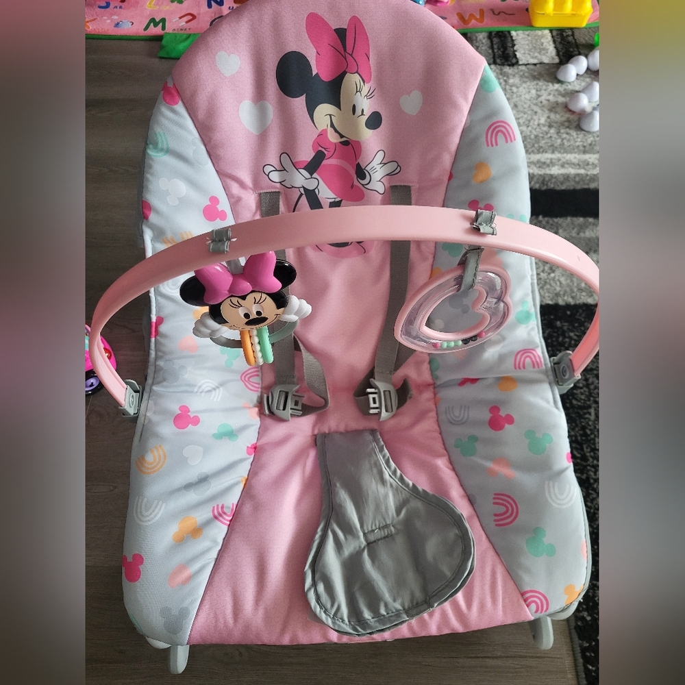 Disney Minnie Mouse Pink and Gray Baby Seat